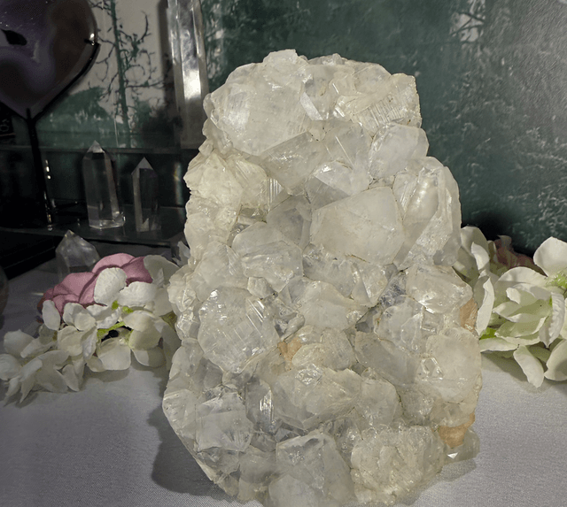 Freestanding apophyllite with calcite 1.82kg