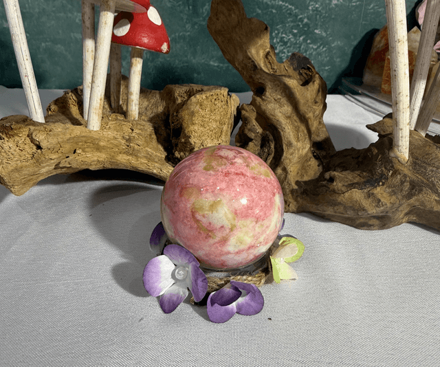 Thulite sphere
