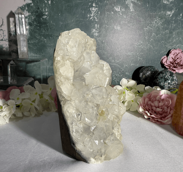 Freestanding apophyllite with calcite 1.82kg