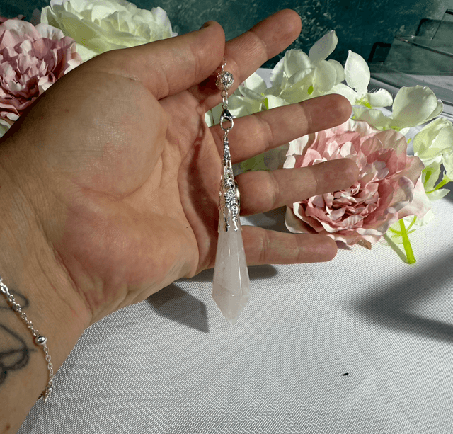 Rose quartz pendulum 
