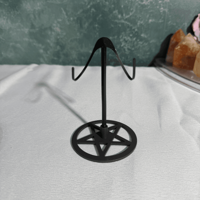 Adjustable pentagram stand